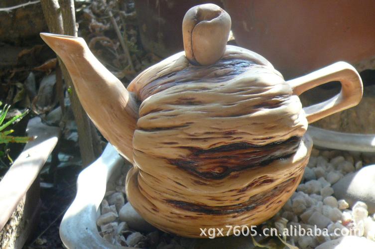 树根雕刻茶壶图片欣赏