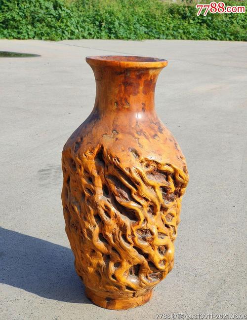 树根雕刻花瓶的相关图片